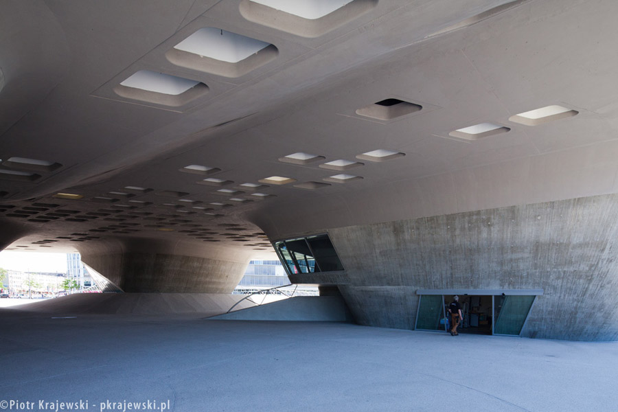 Centrum Nauki Phaeno w Wolfsburgu. Projekt: Zaha Hadid Architects. Zdj. Piotr Krajewski