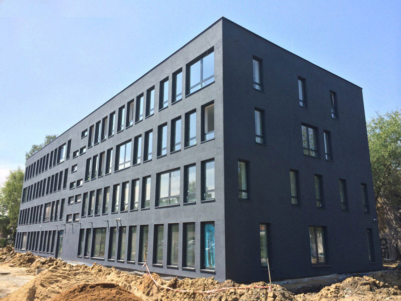 Przebudowa hali magazynowo-produkcyjnej oraz budynku biurowego we Wrocławiu. Projekt: Major Architekci