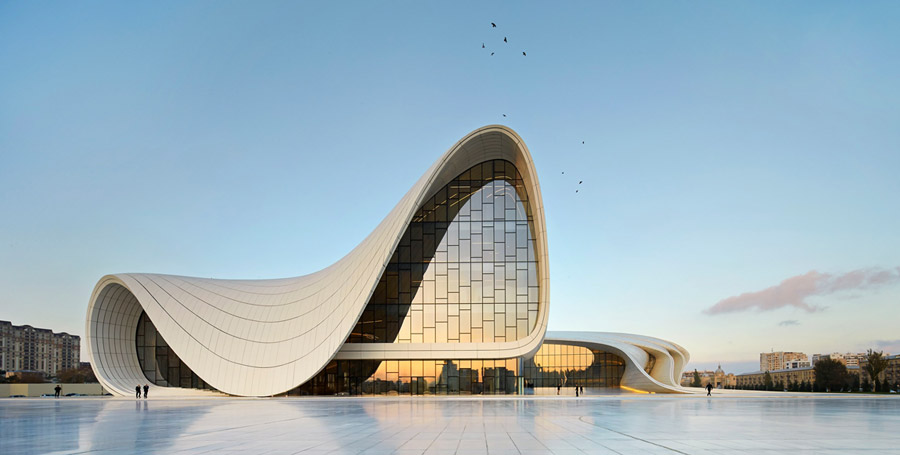 Centrum Kulturalne Heydar Aliyev Center w Baku. Projekt: Zaha Hadid Architects