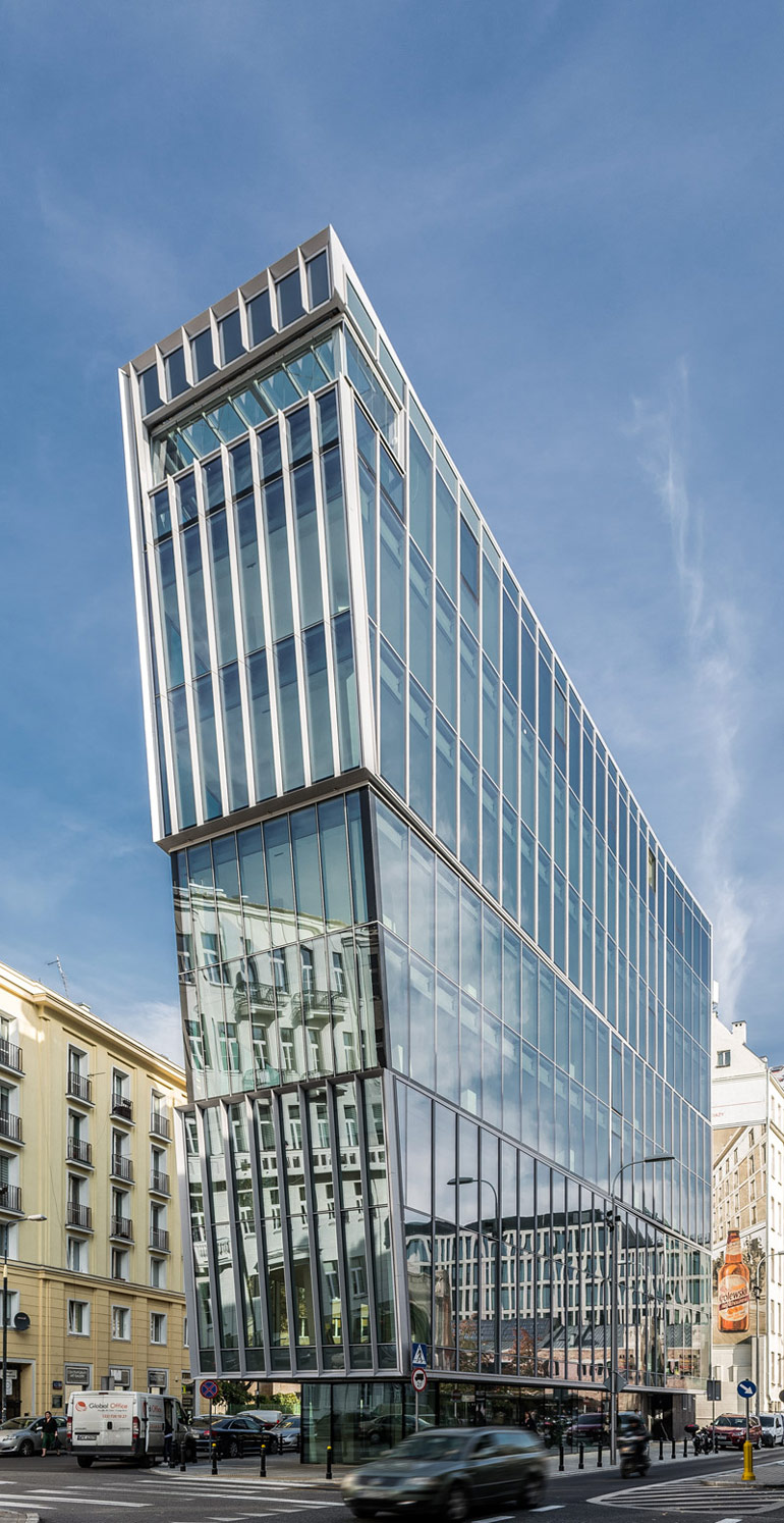 Budynek biurowo–usługowy Piękna 49, Warszawa. Projekt: Grupa 5 Architekci. Zdjęcie: Mikołaj Lelewski