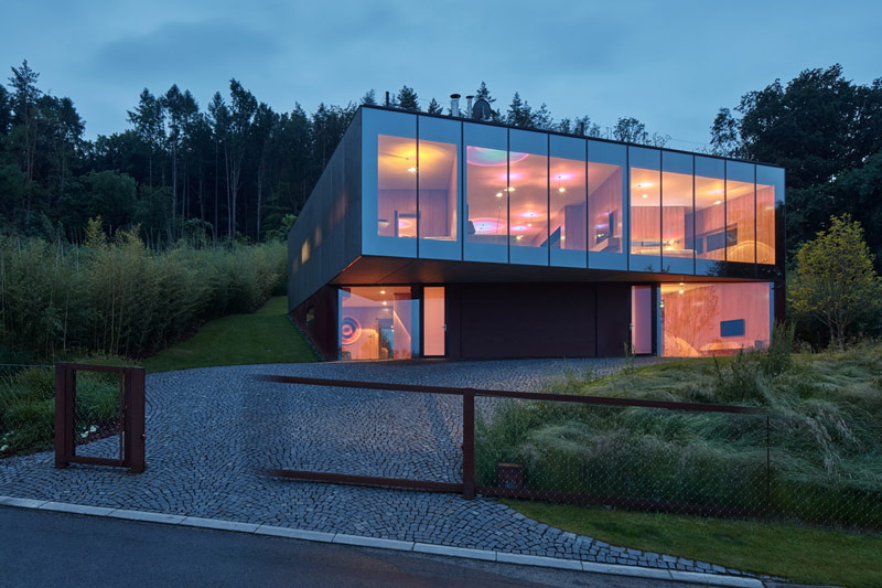 Lazy House – magiczny dom, który rozpływa się w kolorach nieba