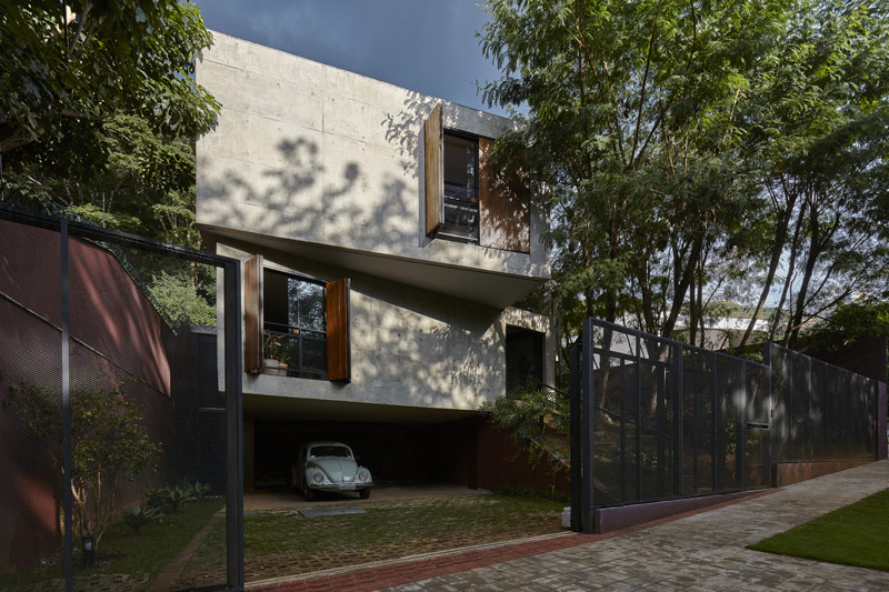 Betonowy dom w Brazylii w harmonii z naturą i zielonym otoczeniem