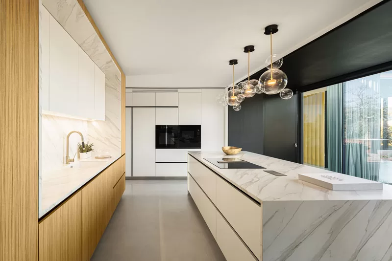 Luksusowa rozbudowa domu z lat 80-tych