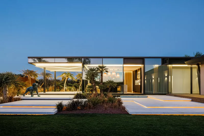 Luksusowa rozbudowa domu z lat 80-tych