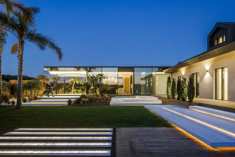 Luksusowa rozbudowa domu z lat 80-tych