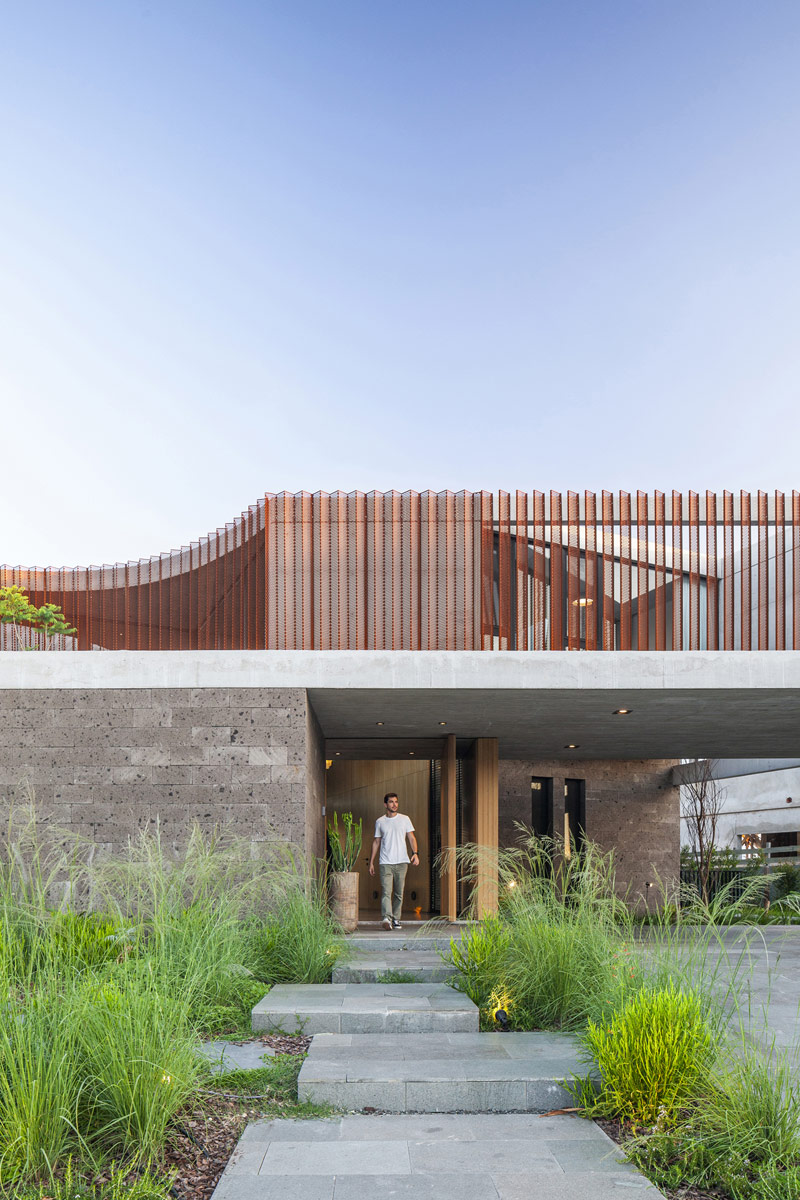 Corten, kamień wulkaniczny i ekspresyjna forma argentyńskiego domu