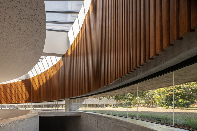 Światło i przestrzeń: Kości&oacute;ł Świętej Rodziny w Brazylii