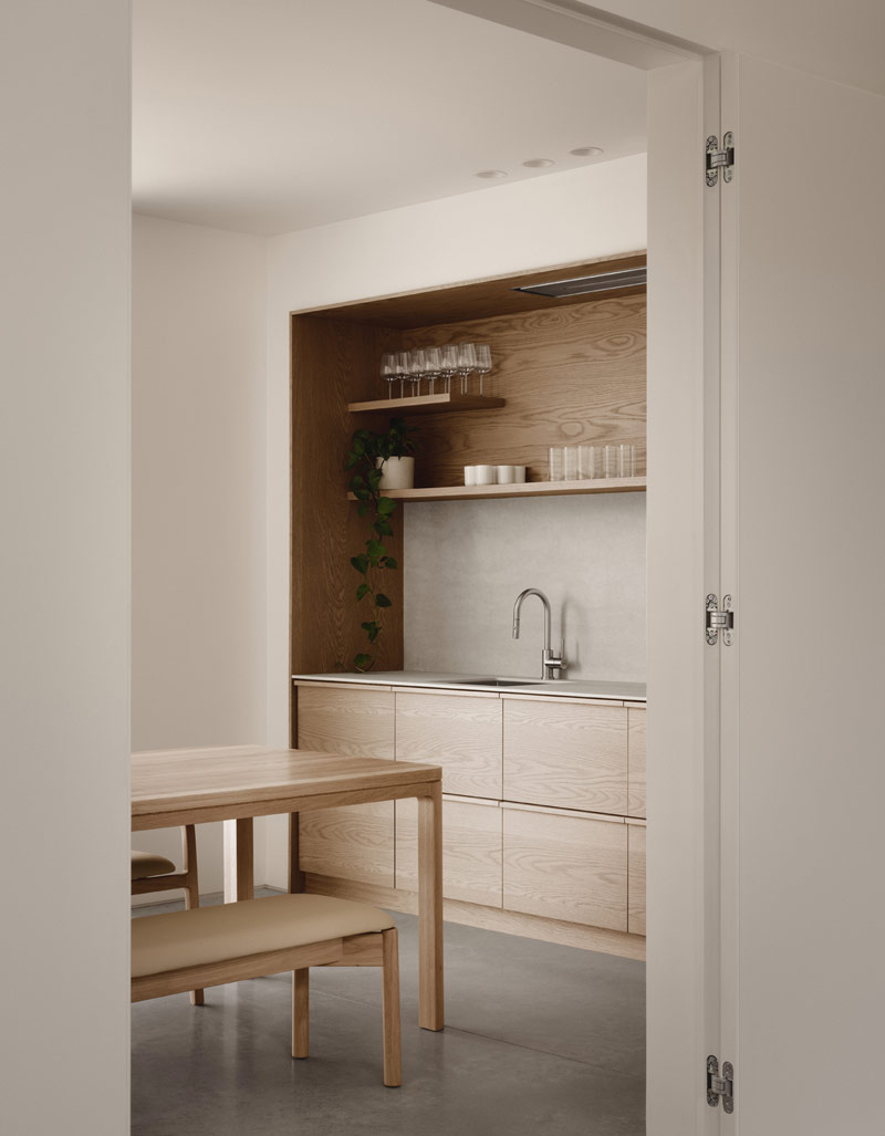 Minimalistyczny biurowiec inspirowany architekturą wiejską