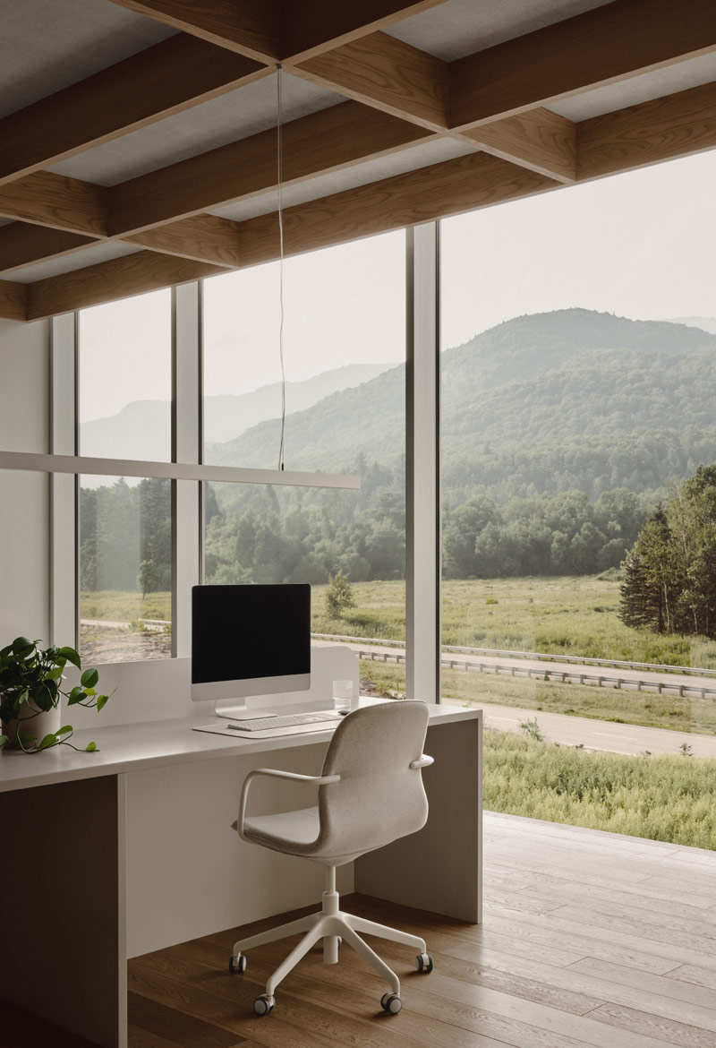 Minimalistyczny biurowiec inspirowany architekturą wiejską