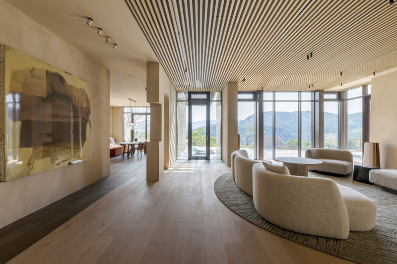 Organiczne wnętrza inspirowane otaczającymi g&oacute;rami