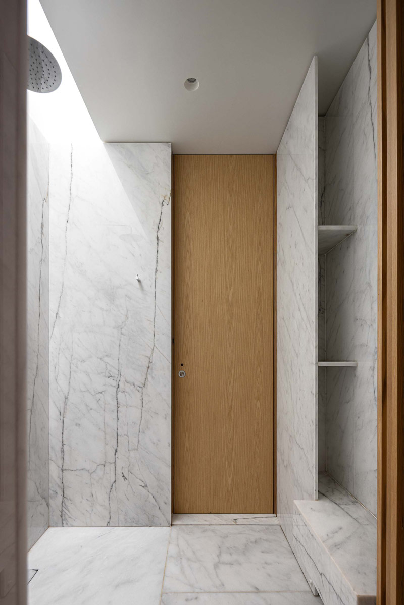 Betonowy dom z ciepłym i pomysłowym wnętrzem