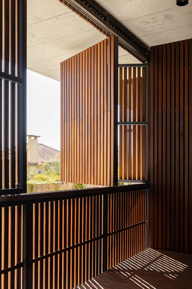 Betonowy dom z ciepłym i pomysłowym wnętrzem