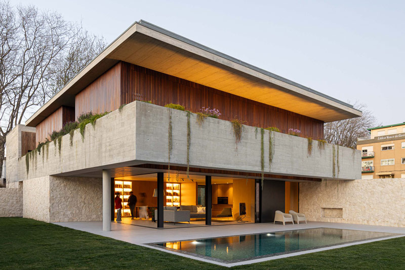 Betonowy dom z ciepłym i pomysłowym wnętrzem