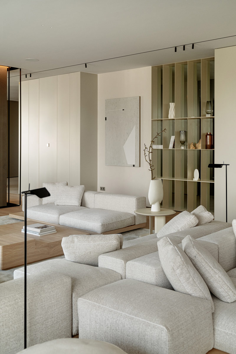 Kojąca harmonia barw we wnętrzach luksusowego apartamentu