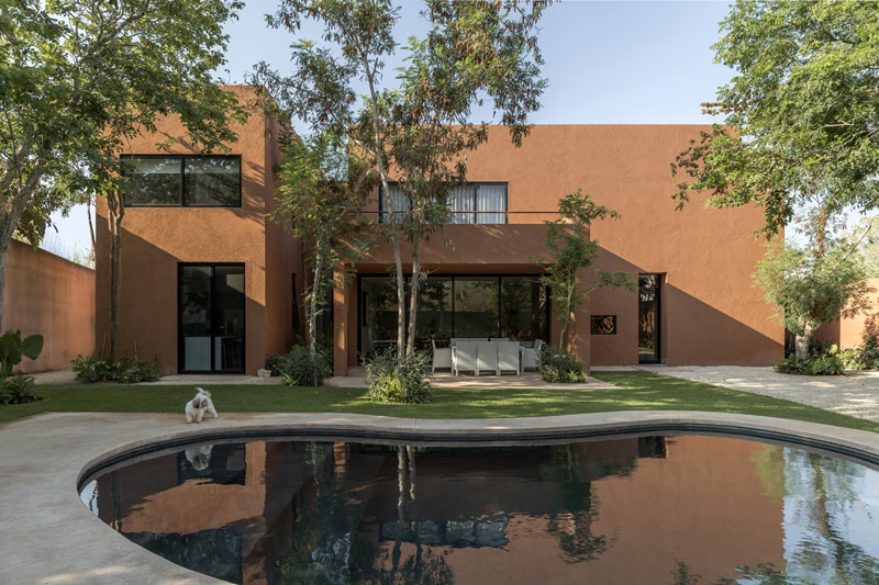 Dom na obrzeżach M&eacute;ridy – r&oacute;wnowaga między tradycją a wsp&oacute;łczesnością