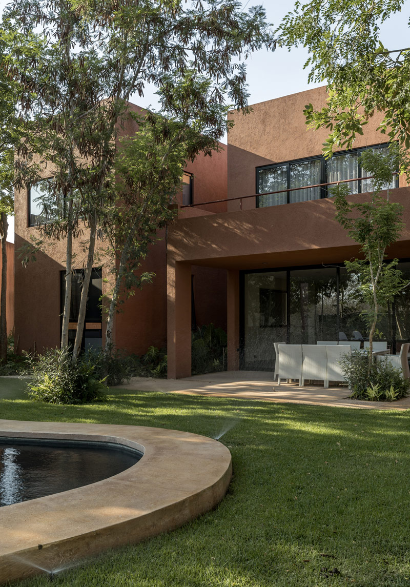 Dom na obrzeżach M&eacute;ridy – r&oacute;wnowaga między tradycją a wsp&oacute;łczesnością