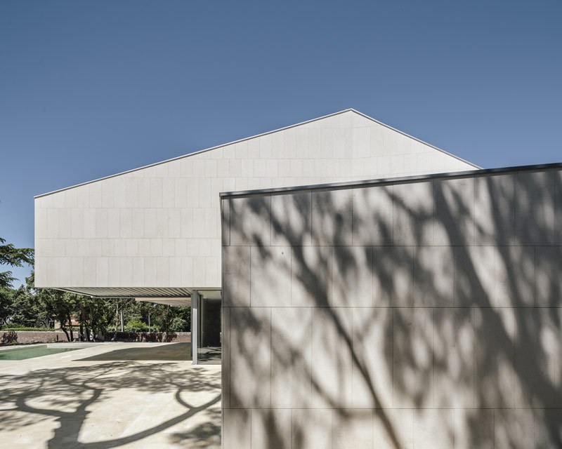 Nietypowa forma domu w Torrelodones