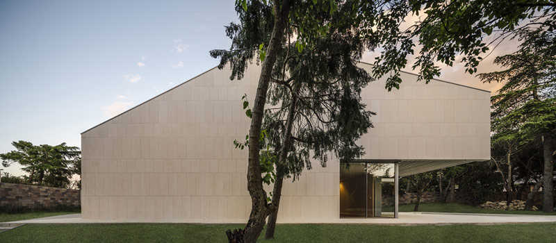 Nietypowa forma domu w Torrelodones