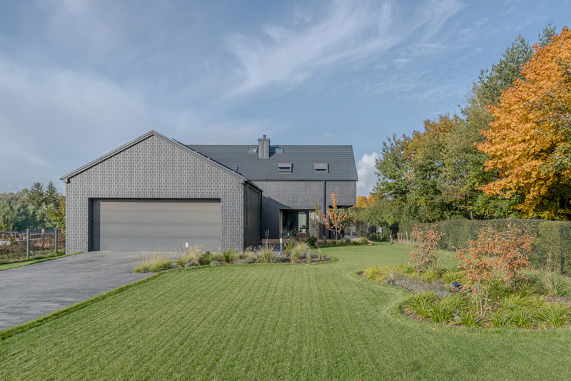 Ciemny dom w Kampinosie