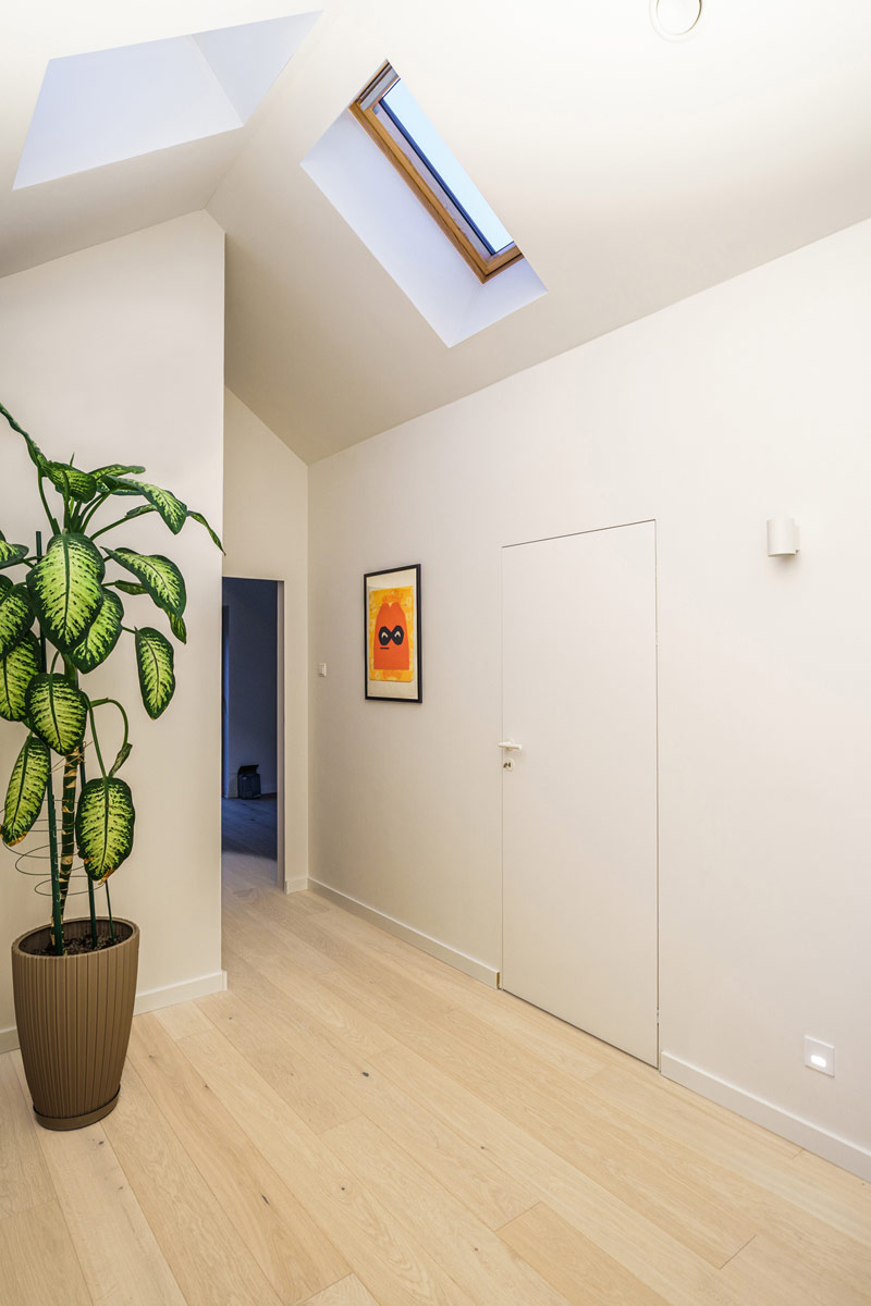 Ciemny dom w Kampinosie