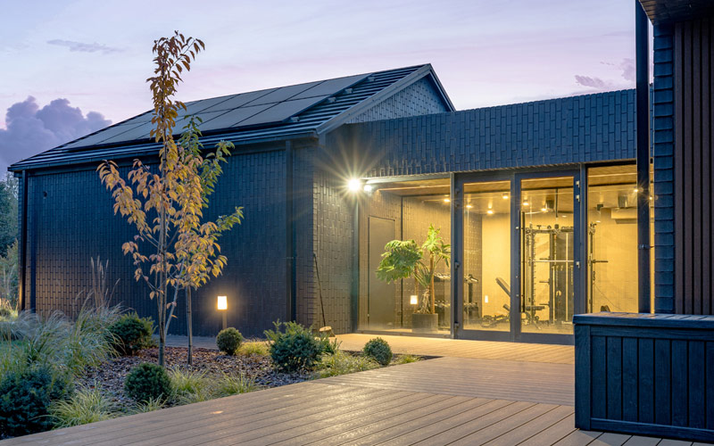 Ciemny dom w Kampinosie