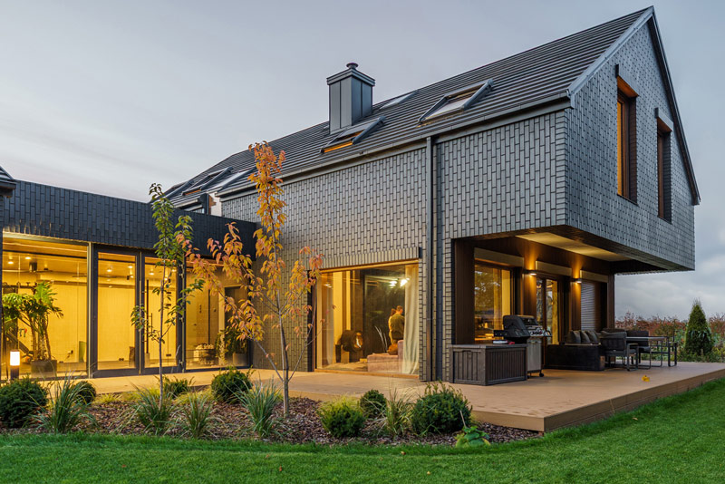 Ciemny dom w Kampinosie