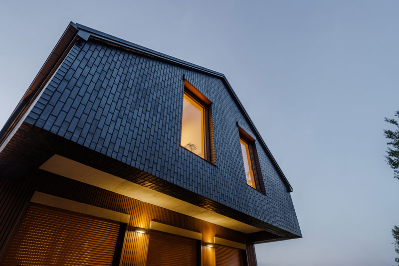 Ciemny dom w Kampinosie