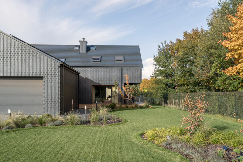 Ciemny dom w Kampinosie