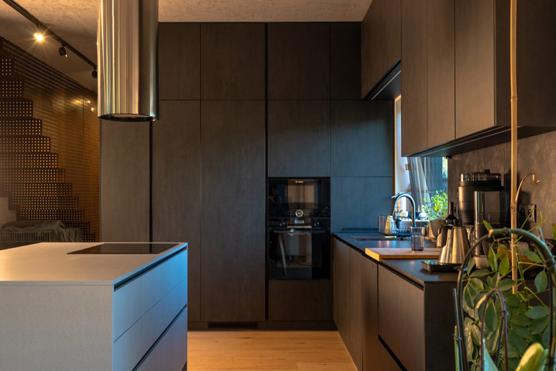 Ciemny dom w Kampinosie