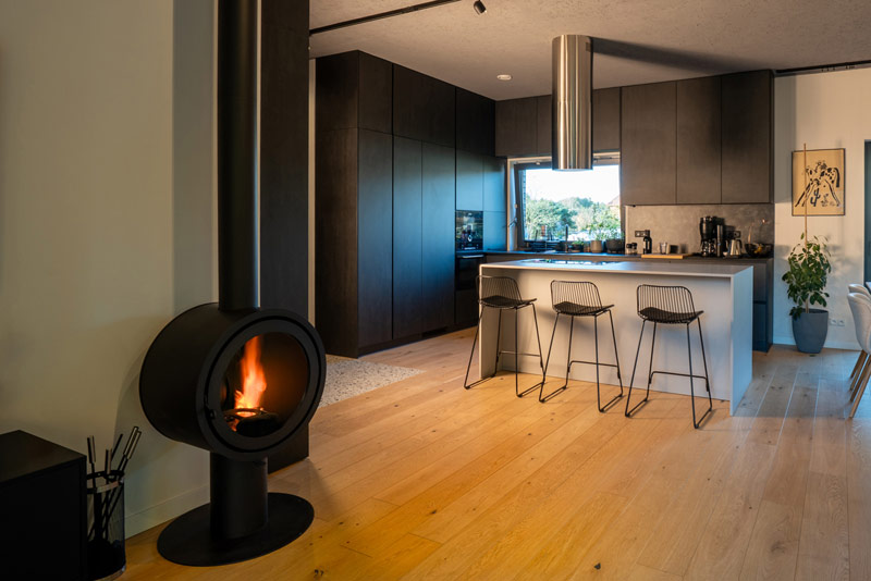 Ciemny dom w Kampinosie