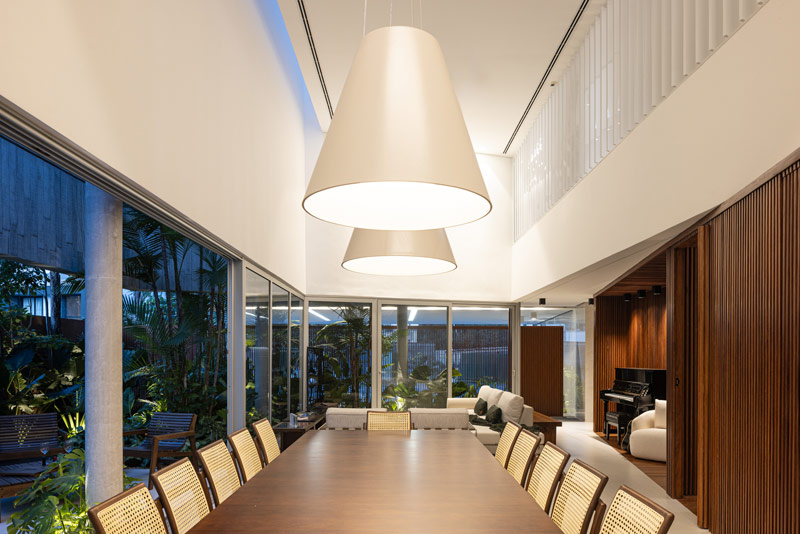 Minimalistyczny dom dla klienta wrażliwego na światło