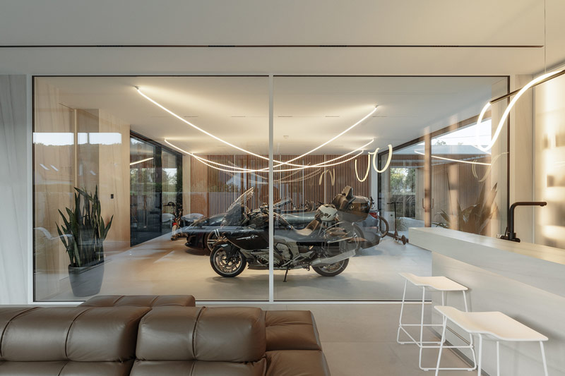 Luksusowy dom blisko natury i wnętrza w duchu quiet luxury