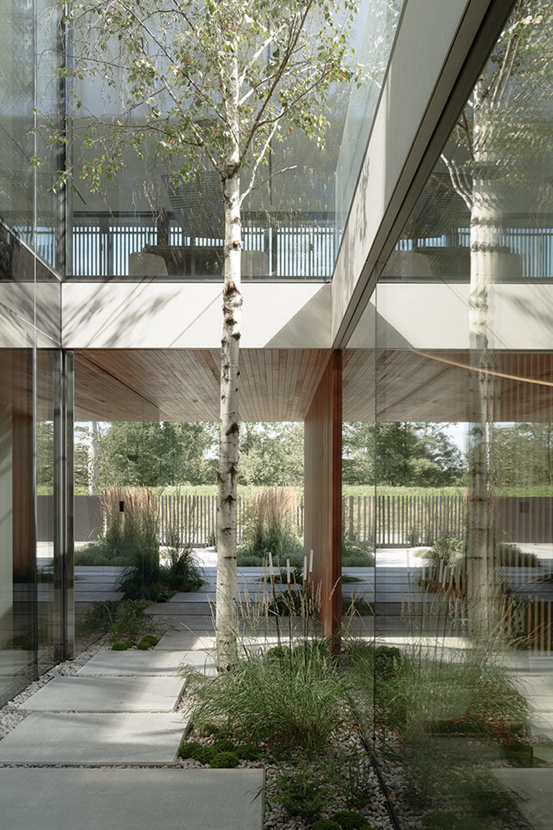 Luksusowy dom blisko natury i wnętrza w duchu quiet luxury