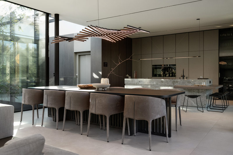 Luksusowy dom blisko natury i wnętrza w duchu quiet luxury