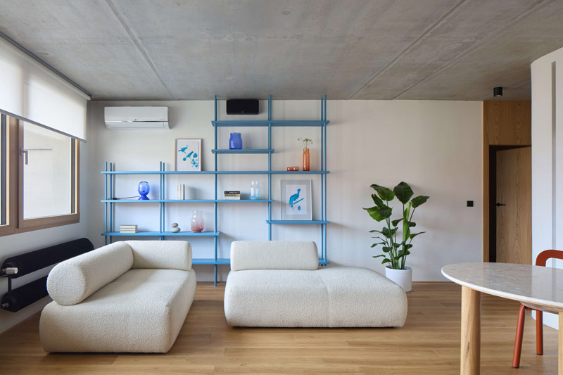 Oryginalne mieszkanie w bloku inspirowane morzem i dynamiką miasta