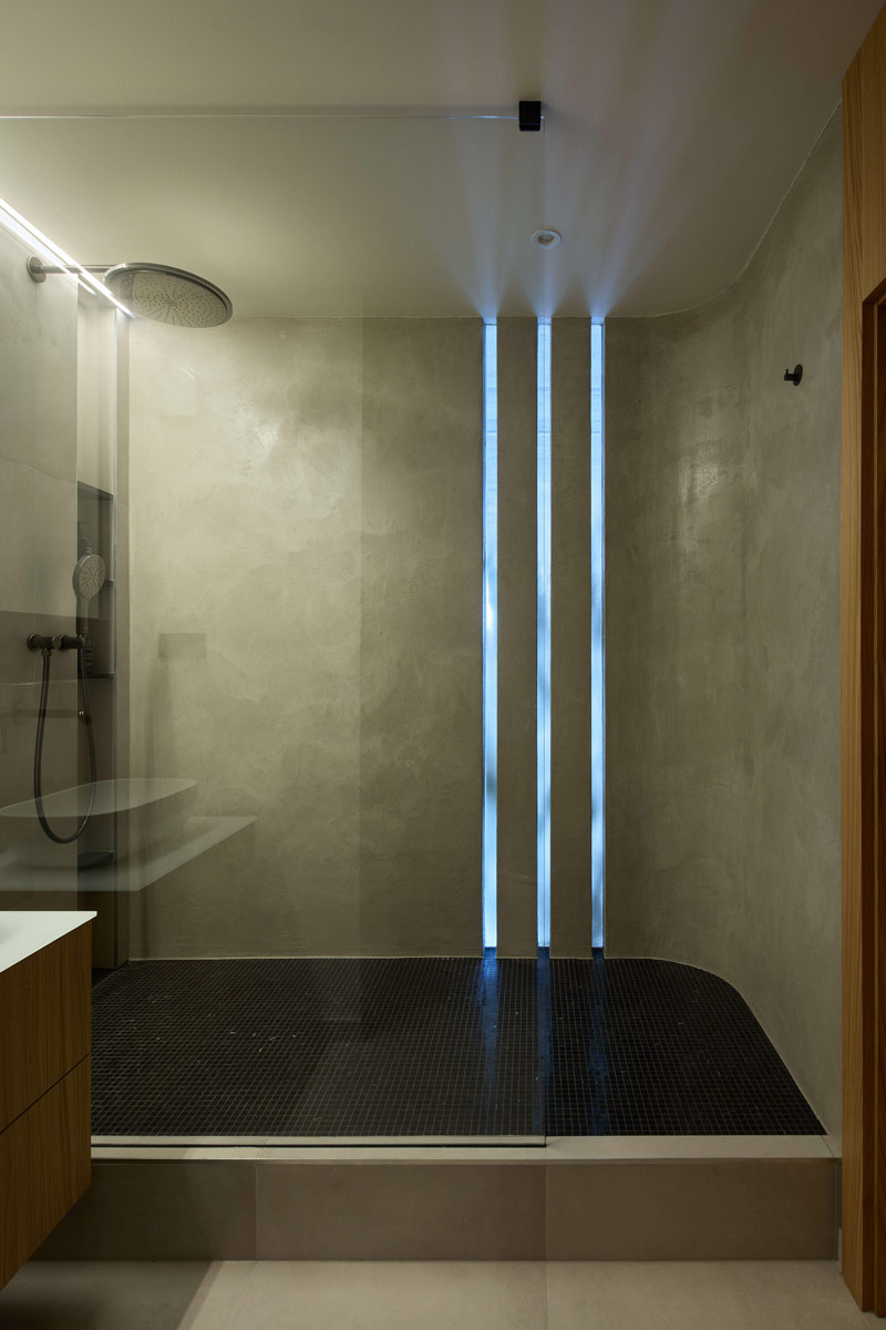 Oryginalne mieszkanie w bloku inspirowane morzem i dynamiką miasta