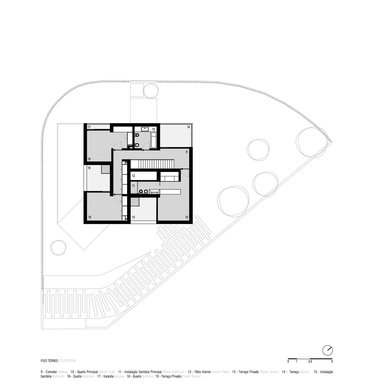 Nietypowa, geometryczna bryła domu w środkowej Portugalii