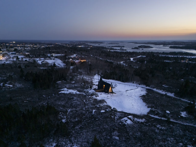 Eksperymentalny dom na skale
