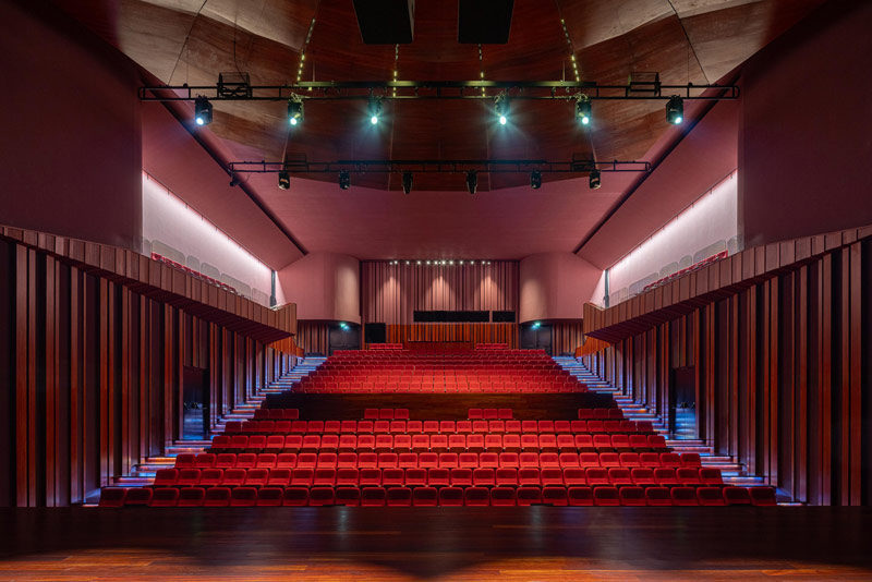 Nowoczesne centrum kultury w Penafiel