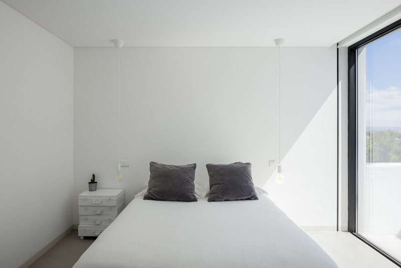 Nietypowa, geometryczna bryła domu w środkowej Portugalii