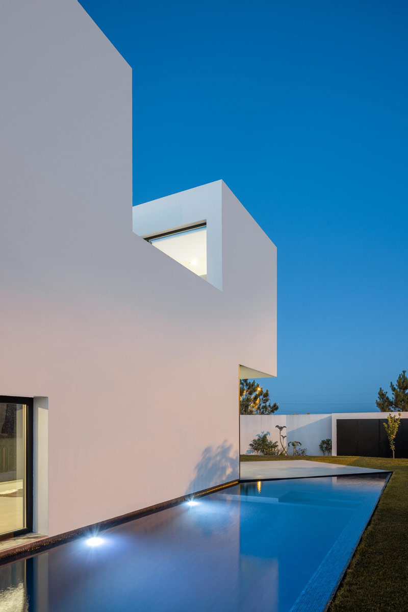 Nietypowa, geometryczna bryła domu w środkowej Portugalii