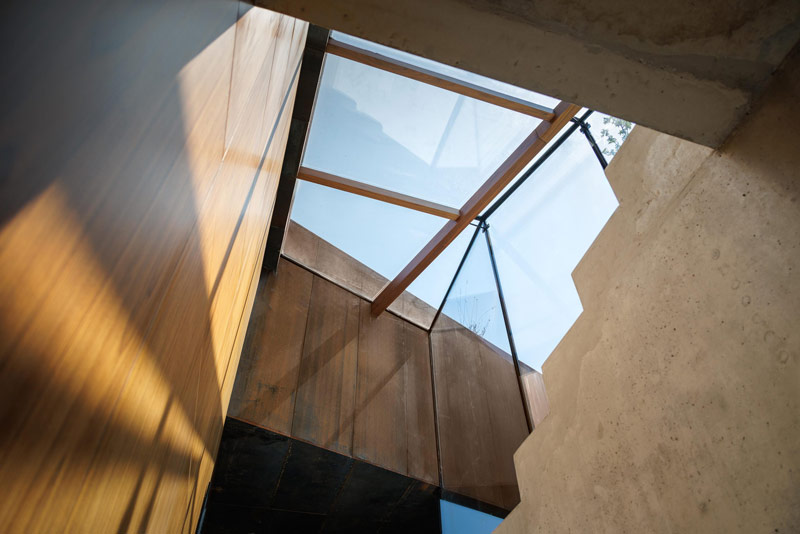 Casa Corten: Oryginalny dom wtopiony w naturalny krajobraz