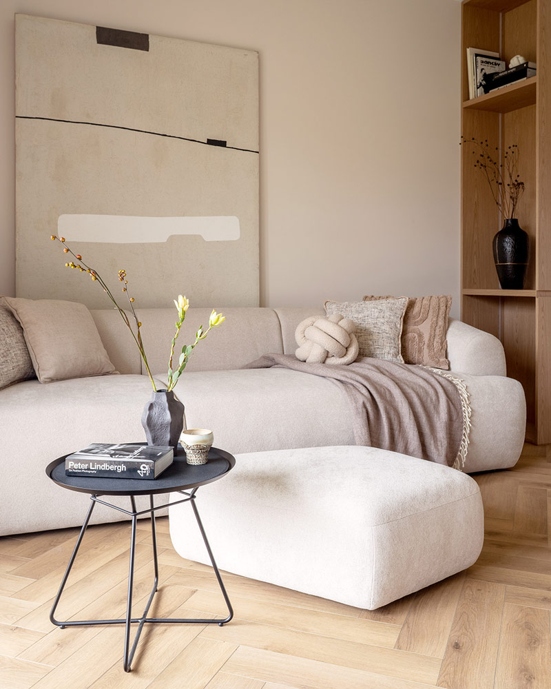 Kobiece, ponadczasowe wnętrze w estetyce japandi