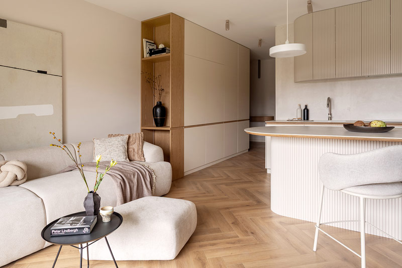 Kobiece, ponadczasowe wnętrze w estetyce japandi