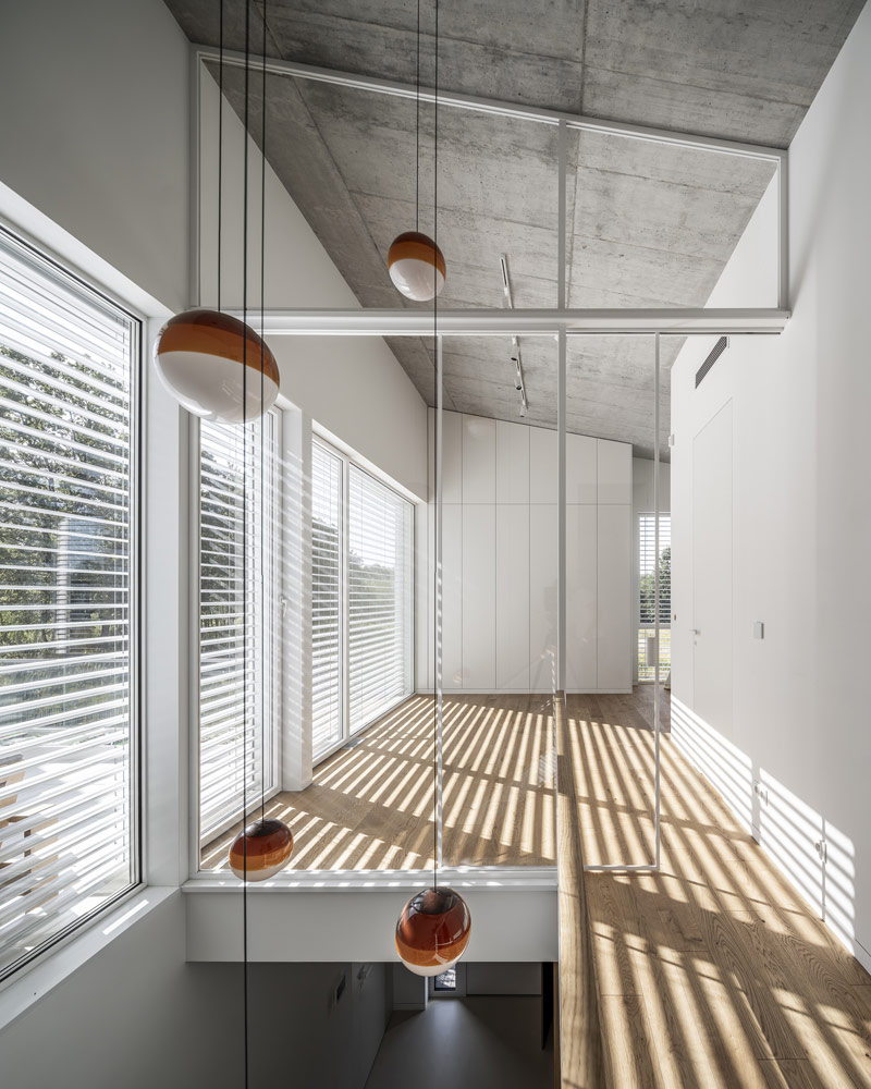 Natura Konstancin od Rohe &ndash; architektura w dialogu z zielenią