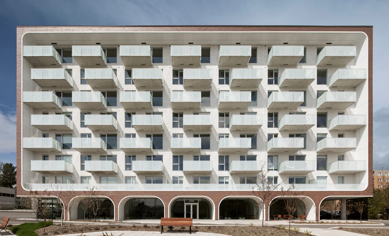 Powściągliwy i ekspresyjny budynek mieszkalny w Kanadzie