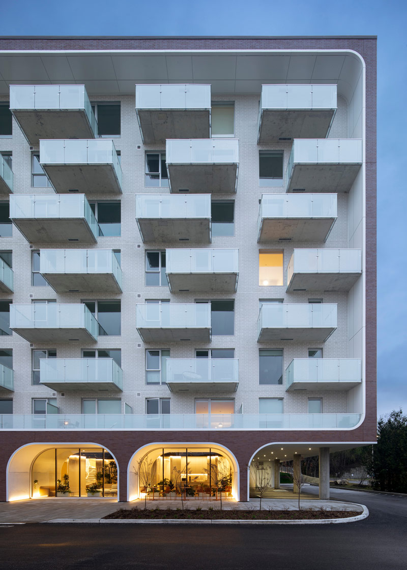 Powściągliwy i ekspresyjny budynek mieszkalny w Kanadzie