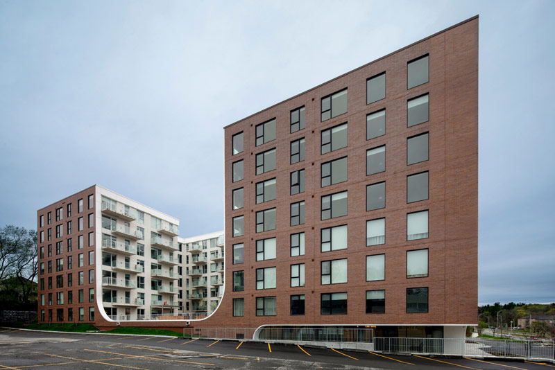 Powściągliwy i ekspresyjny budynek mieszkalny w Kanadzie