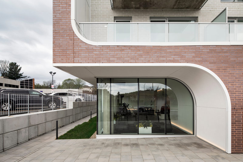 Powściągliwy i ekspresyjny budynek mieszkalny w Kanadzie