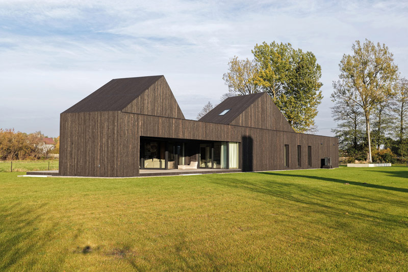 Wsp&oacute;łczesny dom dla rodziny ceniącej spok&oacute;j i bliski kontakt z naturą